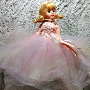 Madame Alexander pink rainbow doll 2002